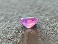 Roze saffier - 0.66 carat natuurlijke roze saffier - afbeelding 2 van  5