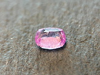 Roze saffier - 1.34 carat natuurlijke roze saffier - afbeelding 2 van  3