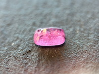 Roze saffier - 2.11 carat natuurlijke roze saffier - afbeelding 2 van  3