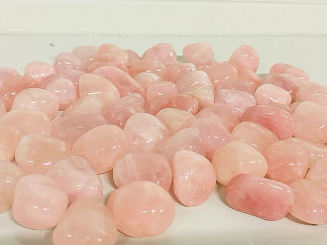Rozenkwarts trommelstenen, 2,6 kilo - afbeelding 3 van  4
