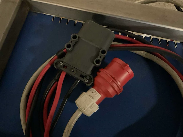 R.r.c digital acculader - afbeelding 3 van  5