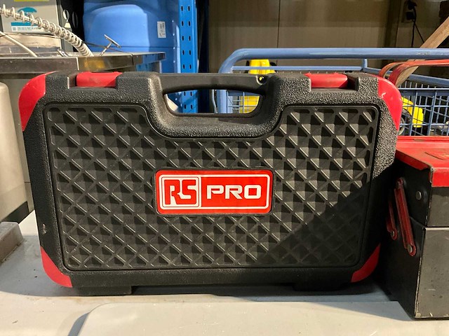 Rs pro socket set & facom toolbox met diverse handgereedschappen - afbeelding 4 van  5