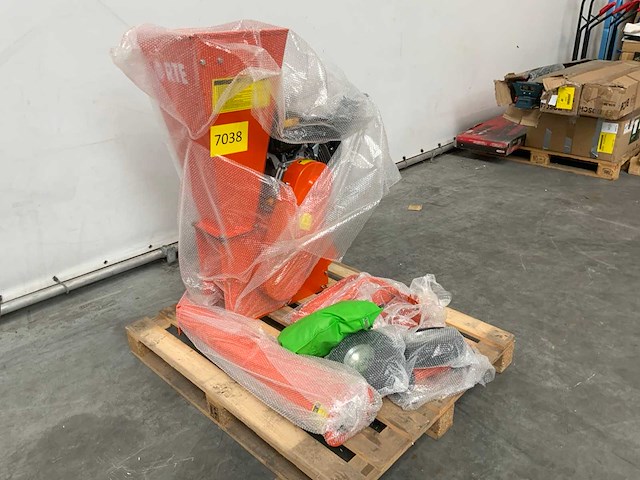 Rte - 2025 - 6778 - houthakselaar - afbeelding 1 van  12