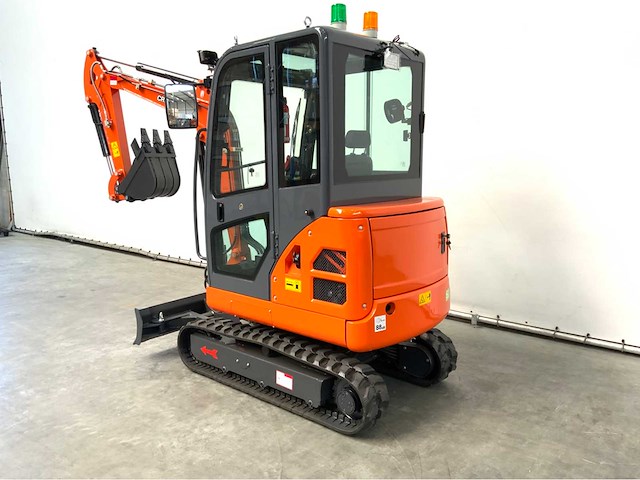 Rte - 2025 - cre213 - minigraafmachine kubota euro 5 met cabine - afbeelding 15 van  27