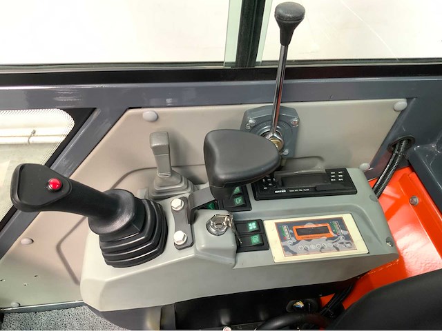 Rte - 2025 - cre213 - minigraafmachine kubota euro 5 met cabine - afbeelding 22 van  35