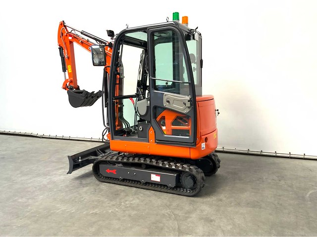 Rte - 2025 - cre213 - minigraafmachine kubota euro 5 met cabine - afbeelding 33 van  35