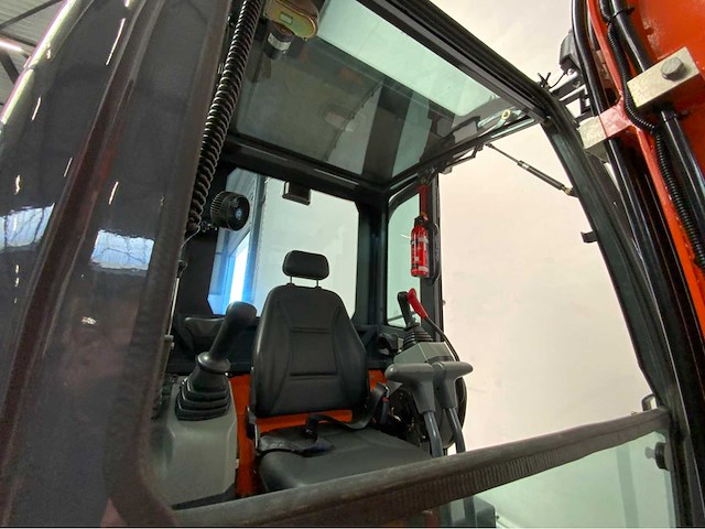 Rte - 2025 - cre213 - minigraafmachine kubota euro 5 met cabine - afbeelding 24 van  34