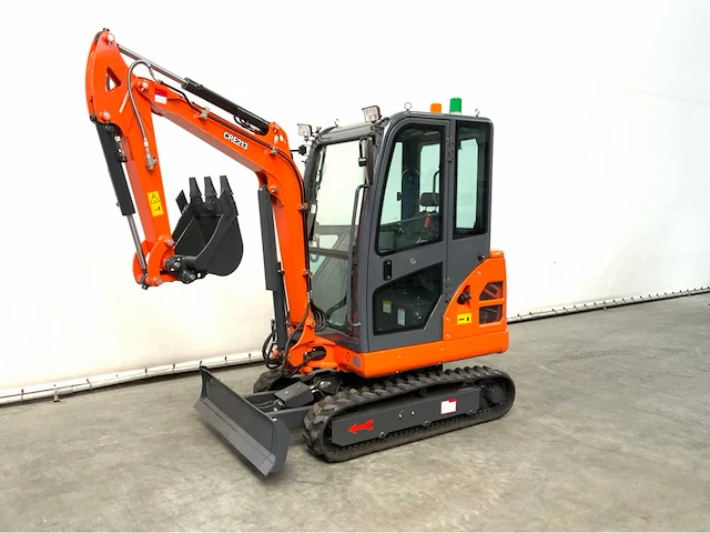 Rte - 2025 - cre213 - minigraafmachine kubota euro 5 met cabine - afbeelding 1 van  39