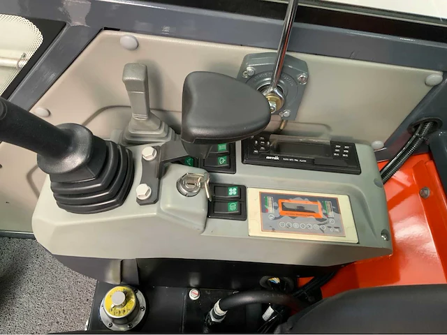 Rte - 2025 - cre213 - minigraafmachine kubota euro 5 met cabine - afbeelding 24 van  39