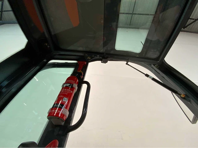 Rte - 2025 - cre213 - minigraafmachine kubota euro 5 met cabine - afbeelding 32 van  39