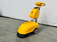 Rte - 2025 - fs30 - vloerschrobzuigmachine - afbeelding 11 van  12