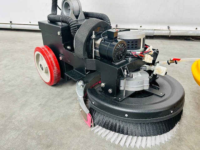 Rte - 2025 - fs30 - vloerschrobzuigmachine - afbeelding 2 van  7