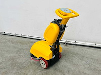 Rte - 2025 - fs30 - vloerschrobzuigmachine - afbeelding 4 van  7