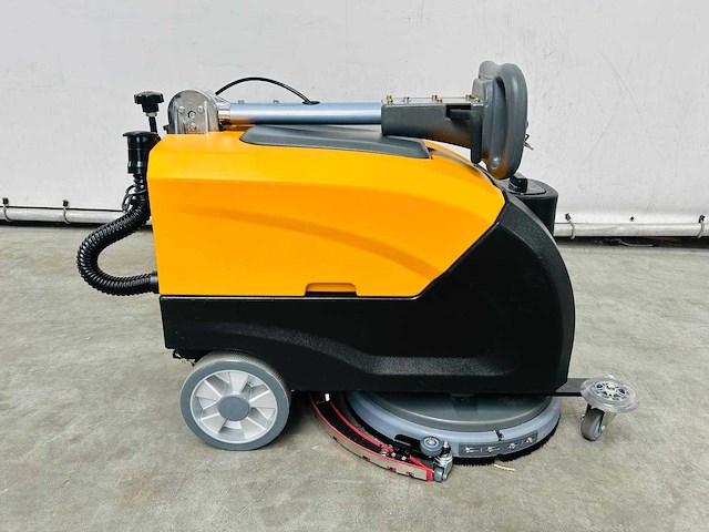 Rte - 2025 - fs40 - vloerschrobzuigmachine - afbeelding 8 van  12