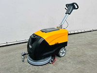 Rte - 2025 - fs40 - vloerschrobzuigmachine - afbeelding 1 van  5