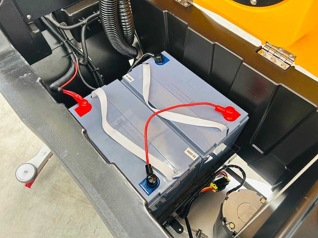 Rte - 2025 - fs50 - vloerschrobzuigmachine - afbeelding 13 van  19