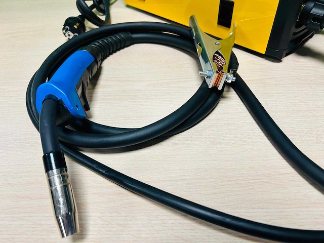 Rte - 2025 - mig200 7672 - mig lasapparaat 200a - afbeelding 1 van  9