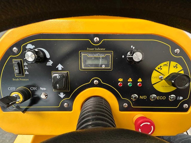 Rte - 2025 - rofs-300 - zelfrijdende schrobzuigmachine - afbeelding 4 van  14