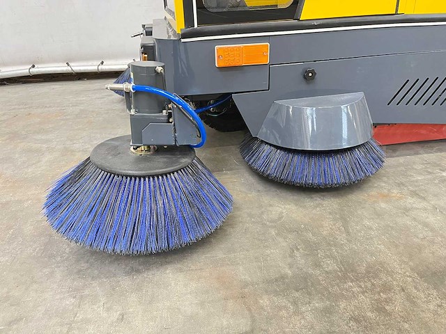 Rte - 2025 - st150 - veegmachine - afbeelding 9 van  29