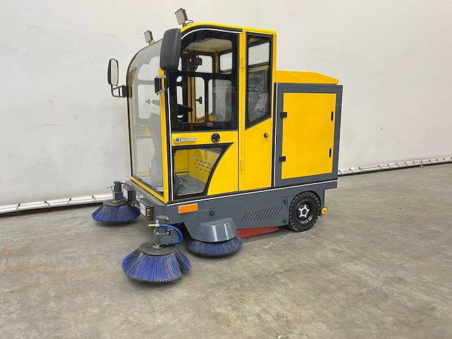 Rte - 2025 - st150 - veegmachine - afbeelding 4 van  28