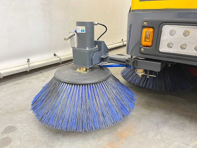 Rte - 2025 - st150 - veegmachine - afbeelding 2 van  28