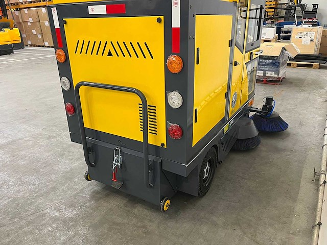 Rte - 2025 - st150 - veegmachine - afbeelding 3 van  20