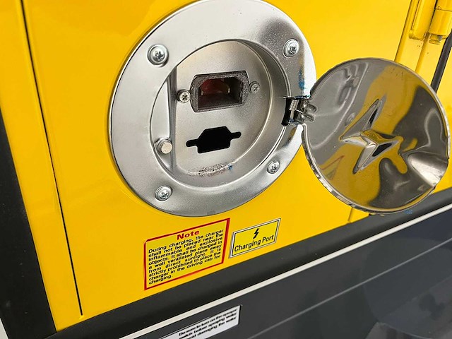 Rte - 2025 - st150 - veegmachine - afbeelding 15 van  20