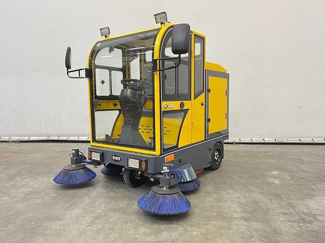 Rte - 2025 - st150 - veegmachine - afbeelding 6 van  20