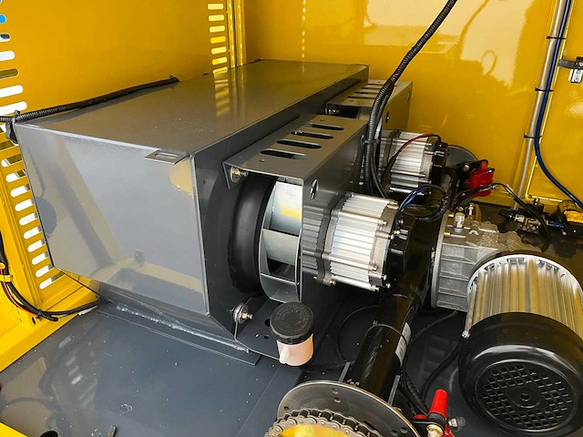 Rte - 2025 - st400 - straatveegmachine - afbeelding 13 van  32