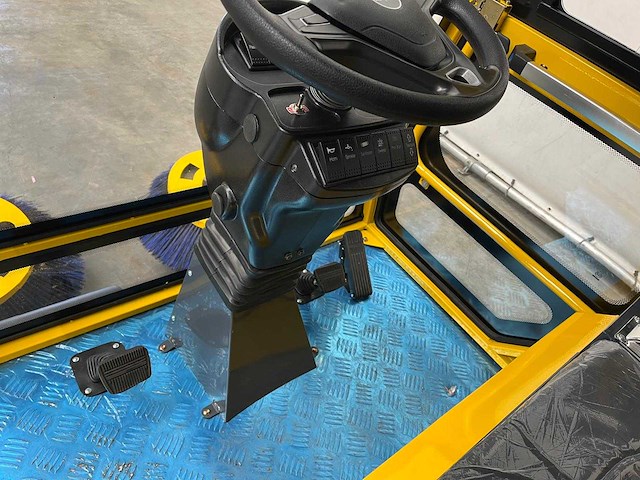 Rte - 2025 - st400 - straatveegmachine - afbeelding 7 van  32