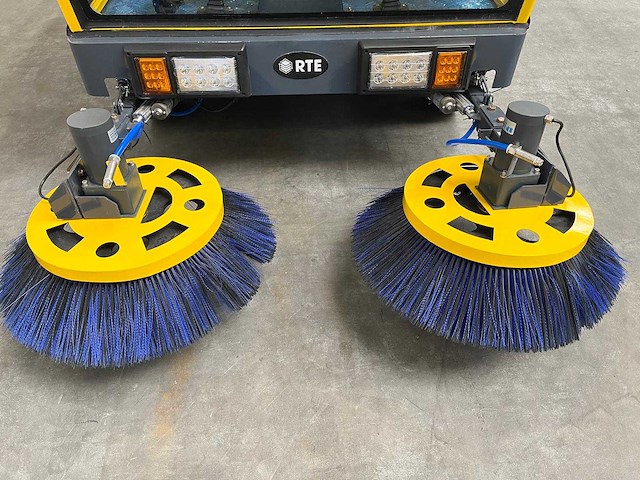 Rte - 2025 - st400 - straatveegmachine - afbeelding 4 van  32