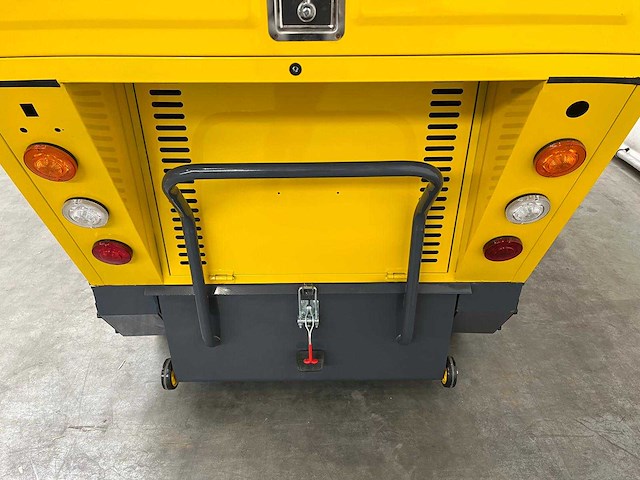 Rte - 2025 - st400 - straatveegmachine - afbeelding 5 van  32