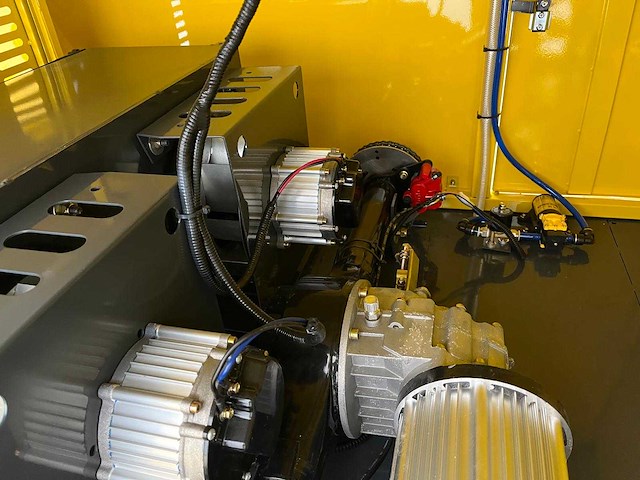 Rte - 2025 - st400 - straatveegmachine - afbeelding 3 van  10