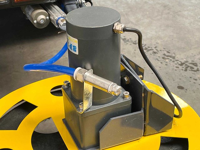 Rte - 2025 - st400 - straatveegmachine - afbeelding 15 van  28