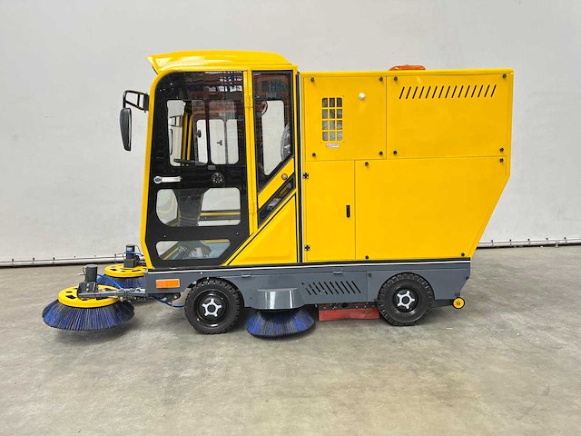 Rte - 2025 - st400 - straatveegmachine - afbeelding 17 van  28