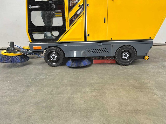 Rte - 2025 - st400 - straatveegmachine - afbeelding 6 van  28