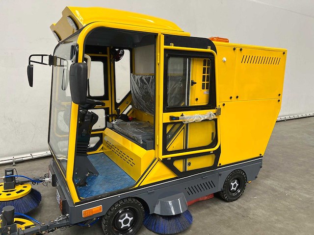 Rte - 2025 - st400 - straatveegmachine - afbeelding 7 van  28