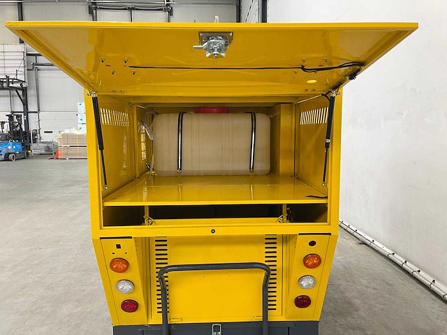 Rte - 2025 - st400 - straatveegmachine - afbeelding 9 van  28