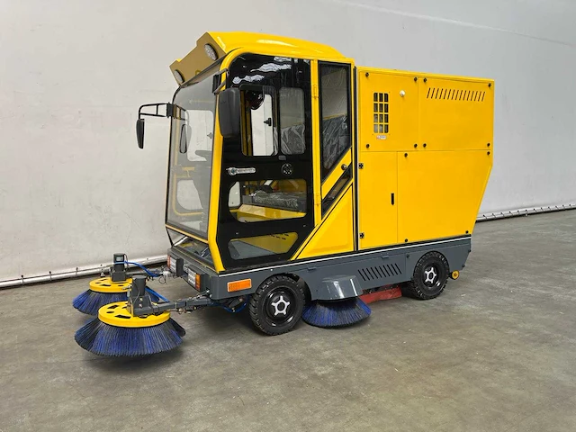 Rte - 2025 - st400 - straatveegmachine - afbeelding 1 van  32