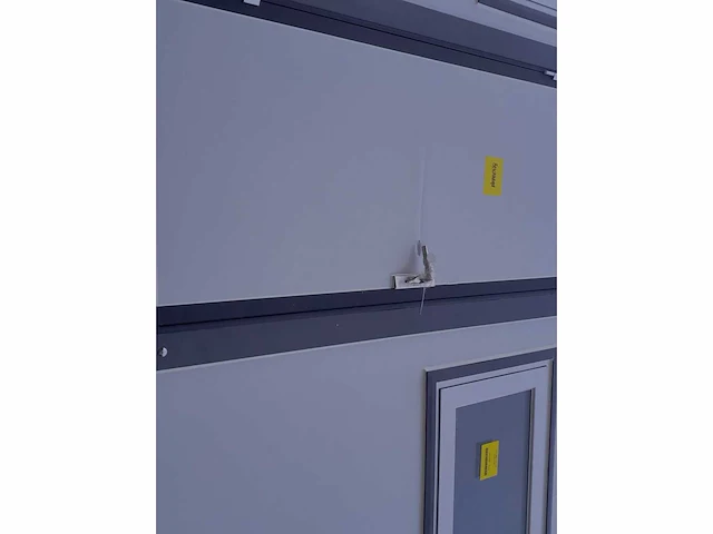 Rte - 2026 - 7409 - mobiele woonunit met badkamer met beschadigde deur - afbeelding 10 van  17
