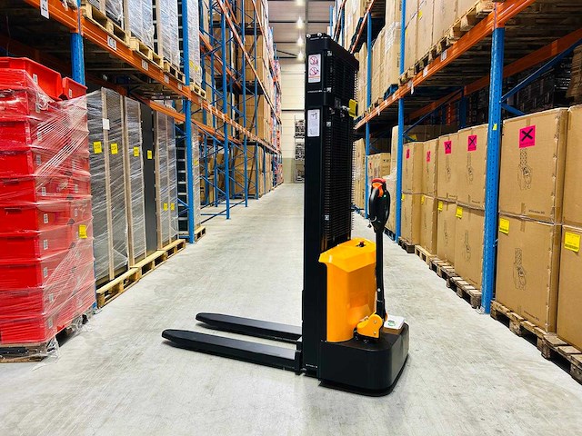Rte - 2026 - 7861 - stapelaar 3.0m - afbeelding 1 van  4