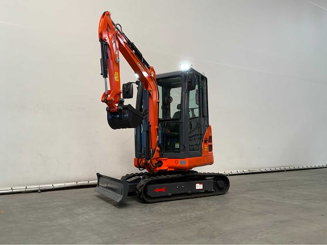 Rte - 2026 - cre213 - minigraafmachine kubota euro 5 met cabine - afbeelding 4 van  15
