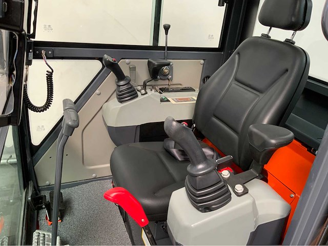 Rte - 2026 - cre213 - minigraafmachine kubota euro 5 met cabine - afbeelding 26 van  39