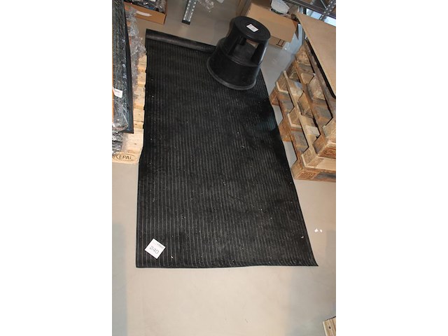 Rubber beschermingsmat. afmeting 1 x 2 m. - afbeelding 2 van  2