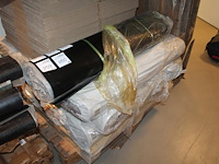 Rubber beschermingsmat t.b.v. laadkabel. afmeting 1 x 10 m. worden voor de hand uitgegeven vanaf pallet. - afbeelding 1 van  2