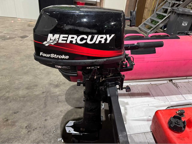 Rubber boot met motor - afbeelding 10 van  19