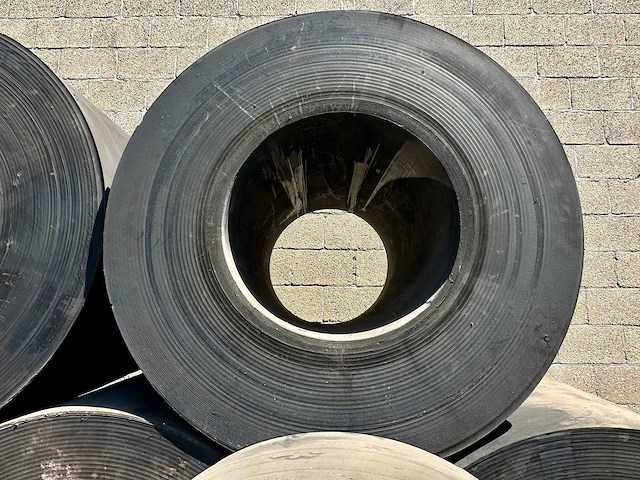 Rubber cilindrische fender (19x) - afbeelding 4 van  5
