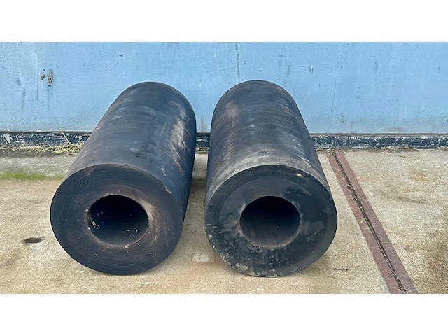 Rubber cilindrische fender (4x) - afbeelding 1 van  3