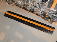Rubber kabelbrug met lengte 97 cm. 10 stuks. worden voor de hand uitgegeven vanaf pallet. - afbeelding 2 van  3