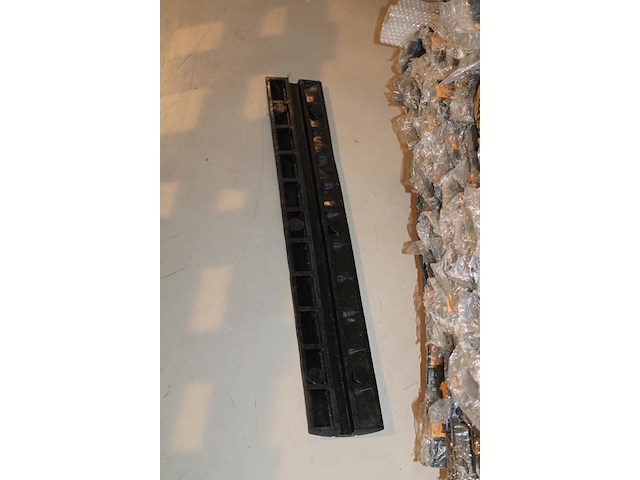 Rubber kabelbrug met lengte 97 cm. 10 stuks. worden voor de hand uitgegeven vanaf pallet. - afbeelding 3 van  3